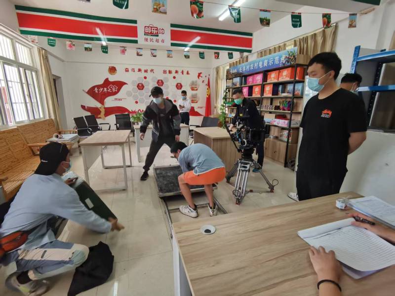 马龙县广告片拍摄公司：极简主义践行者，少即是多的视觉哲学